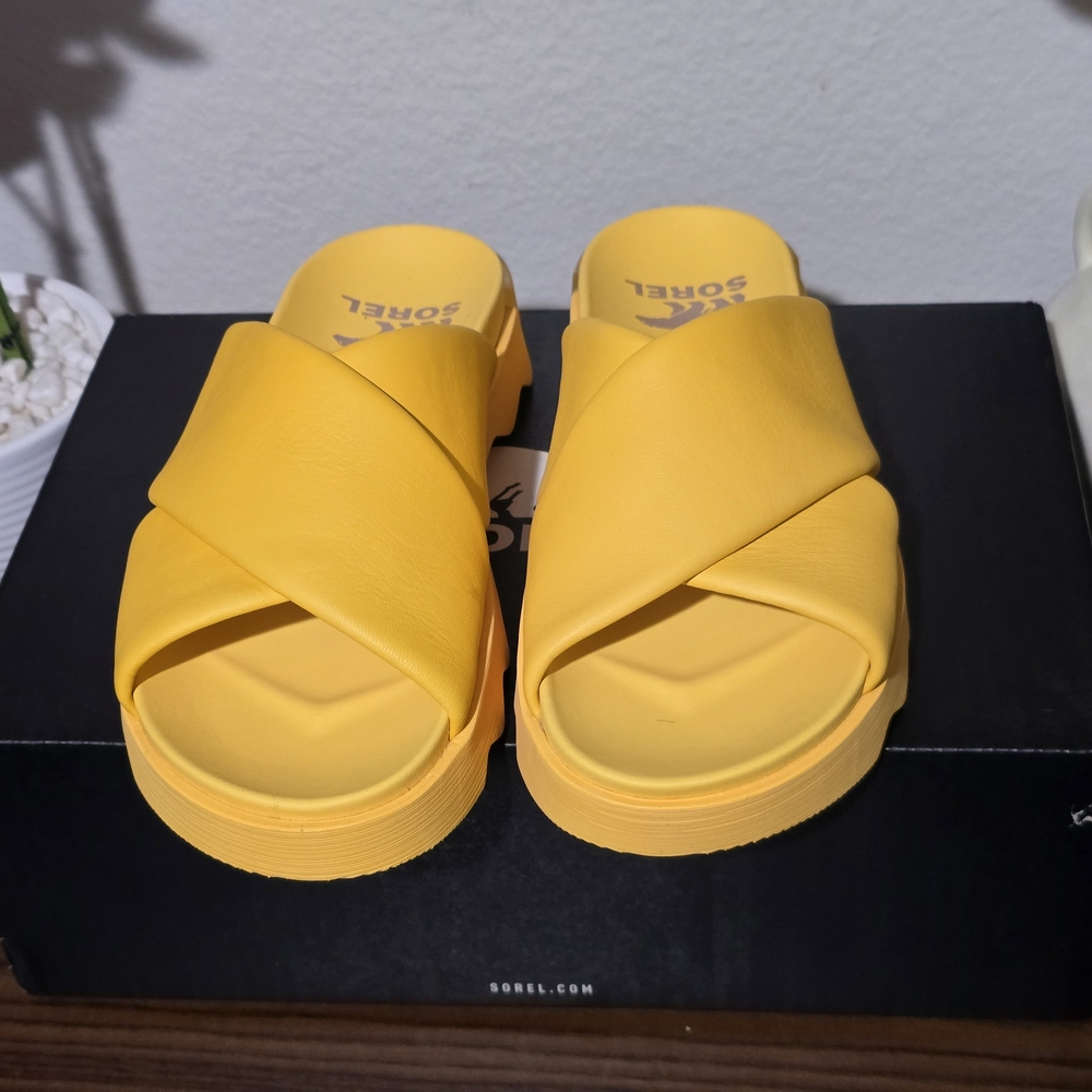 Sorel Women's Vibrant Orange Slide Sandals - Picture 7 of 8
